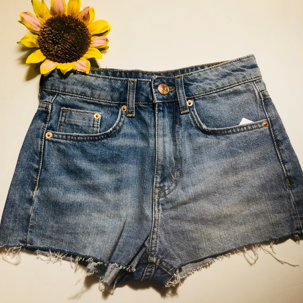 H&M High Waist  Denim Distressed Shorts
